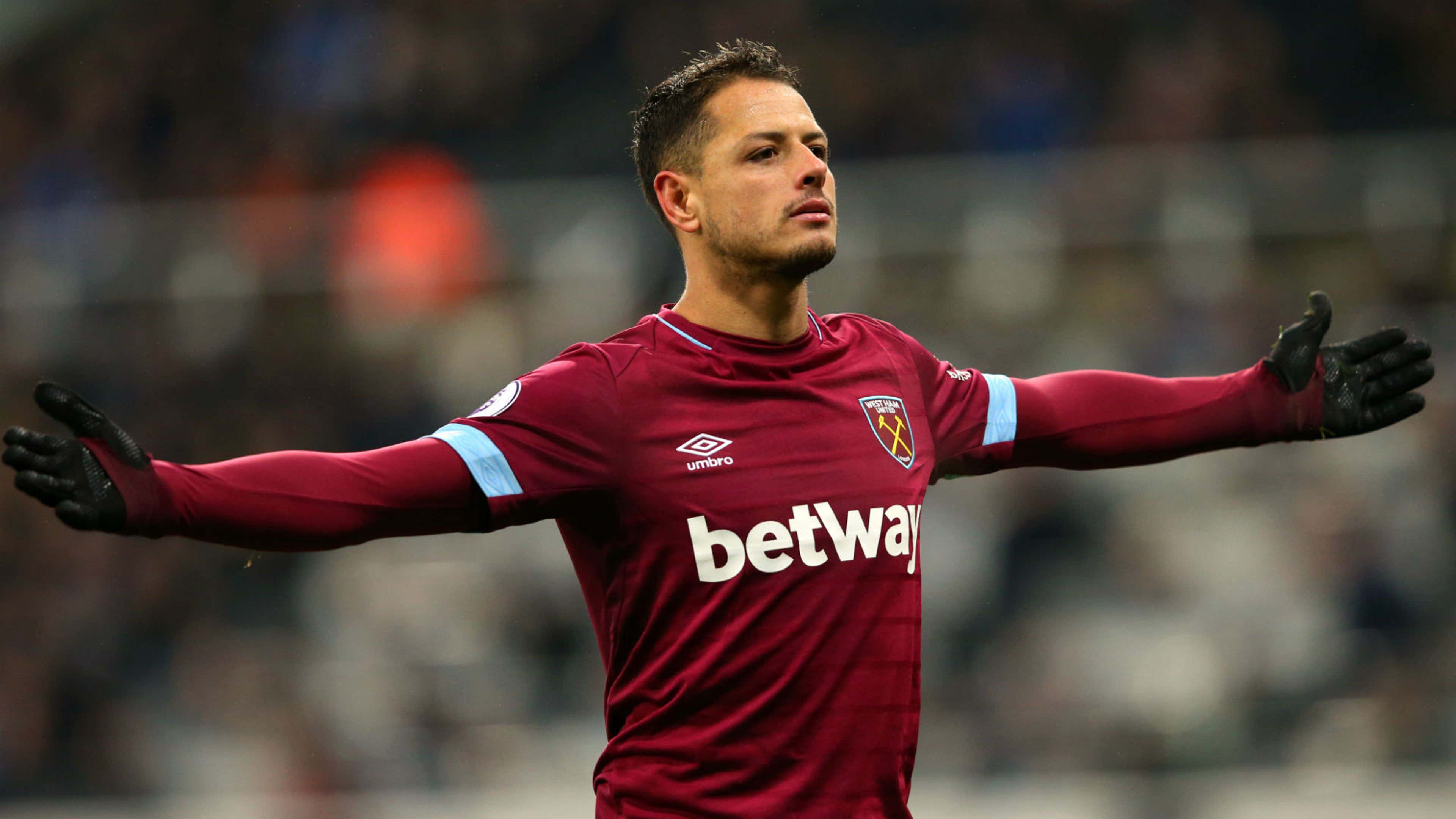 3840x2160 Transfer news: West Ham striker Javier Hernandez wanted at Valencia by former Arsenal star Gabriel Paulista