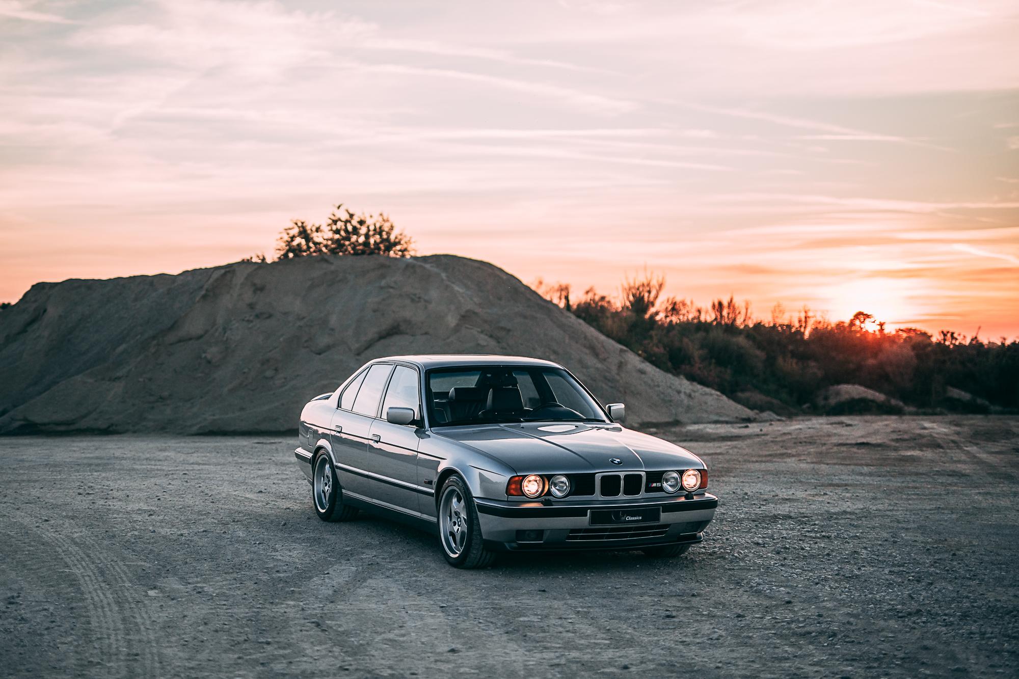 2000x1333 BMW M5 Individual