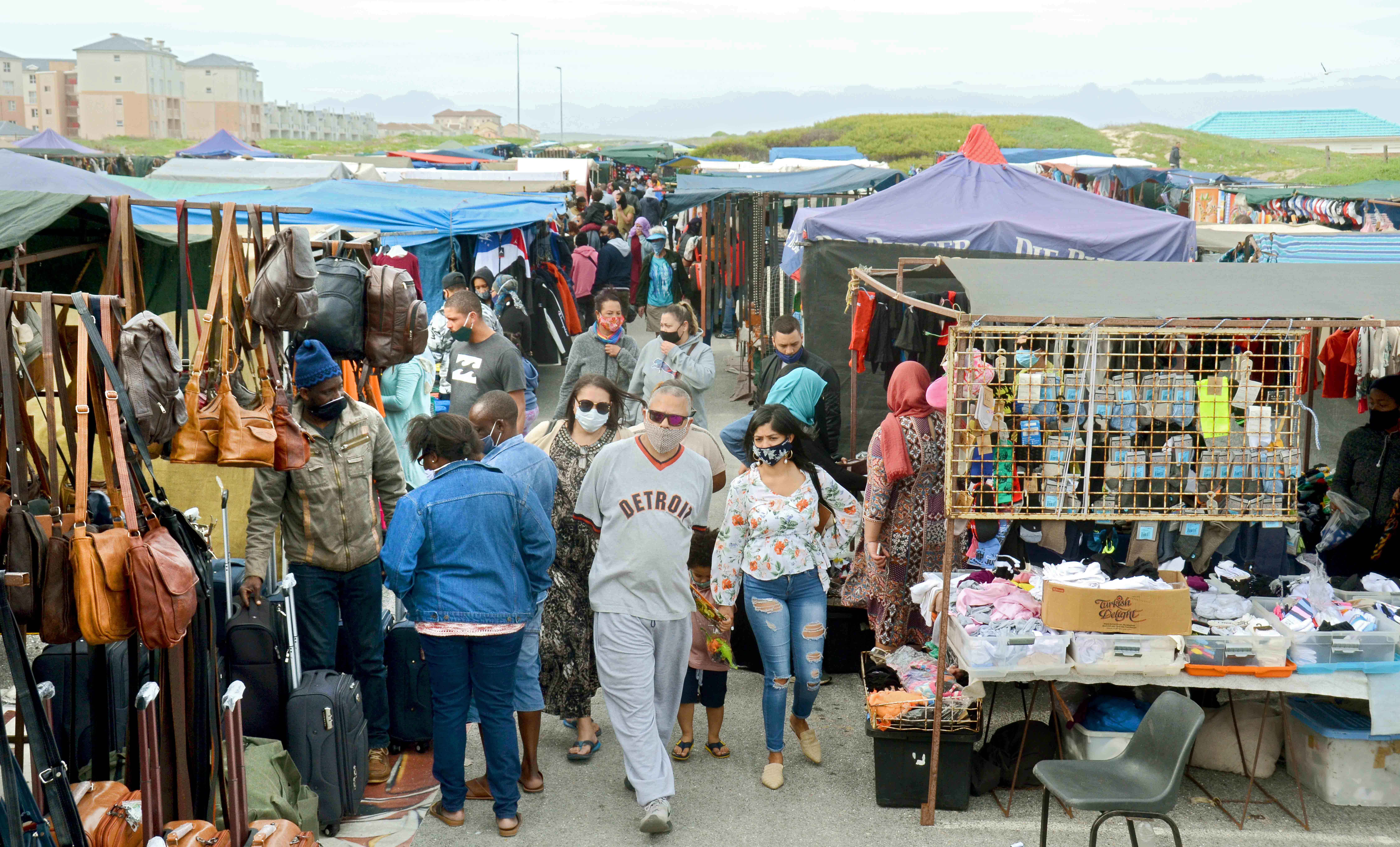 9000x5443 Lockdown in picture 150: Flea Market