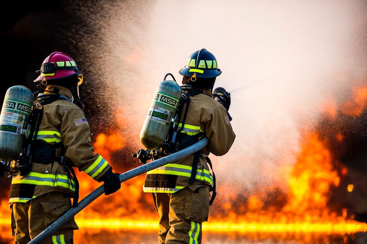 1200x798 Firefighter Image Wallpaper