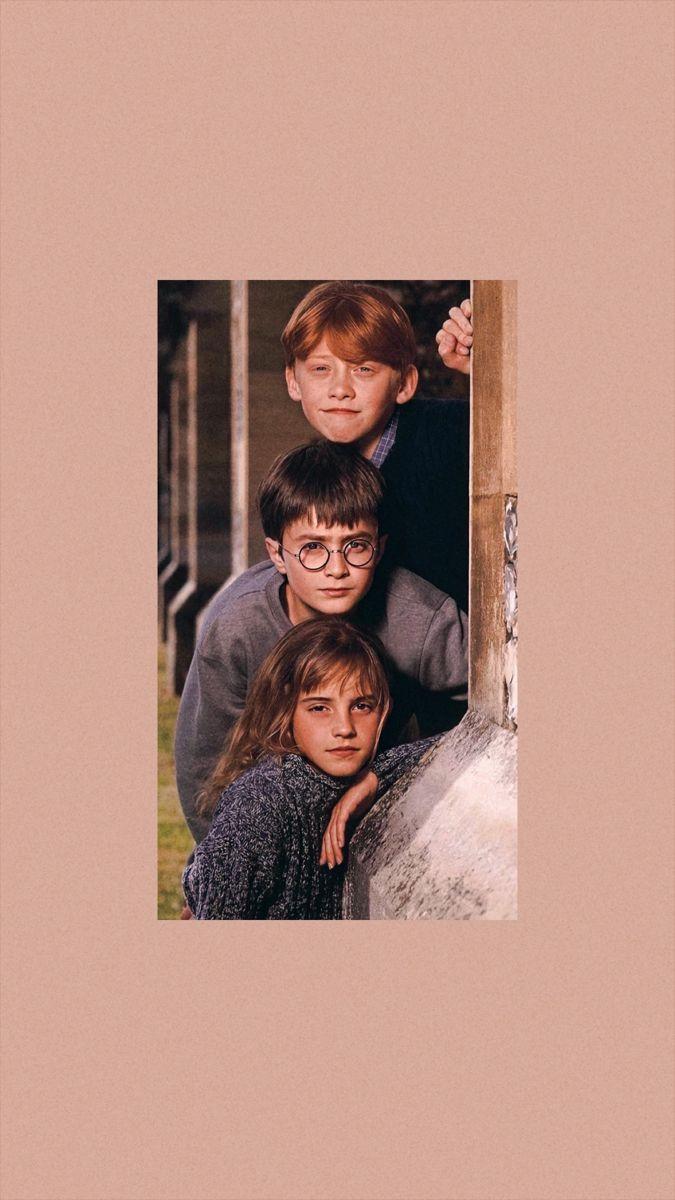 675x1200 The golden trio Harry Potter aesthetic wallpaper. Harry potter picture, Harry potter aesthetic, Harry potter background