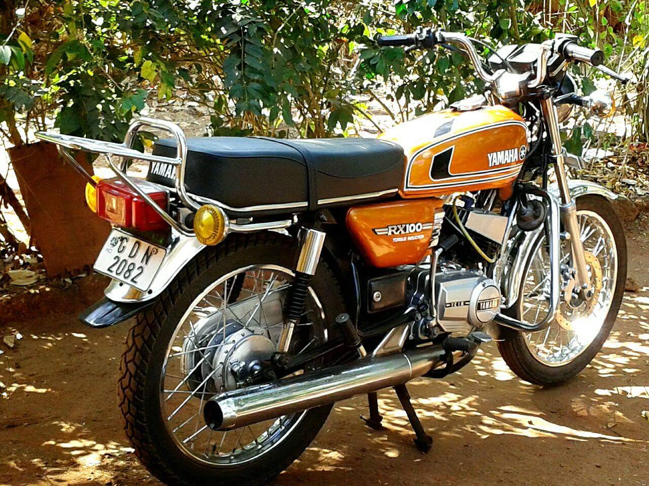 1280x960 Yamaha RX 100 Wallpaper