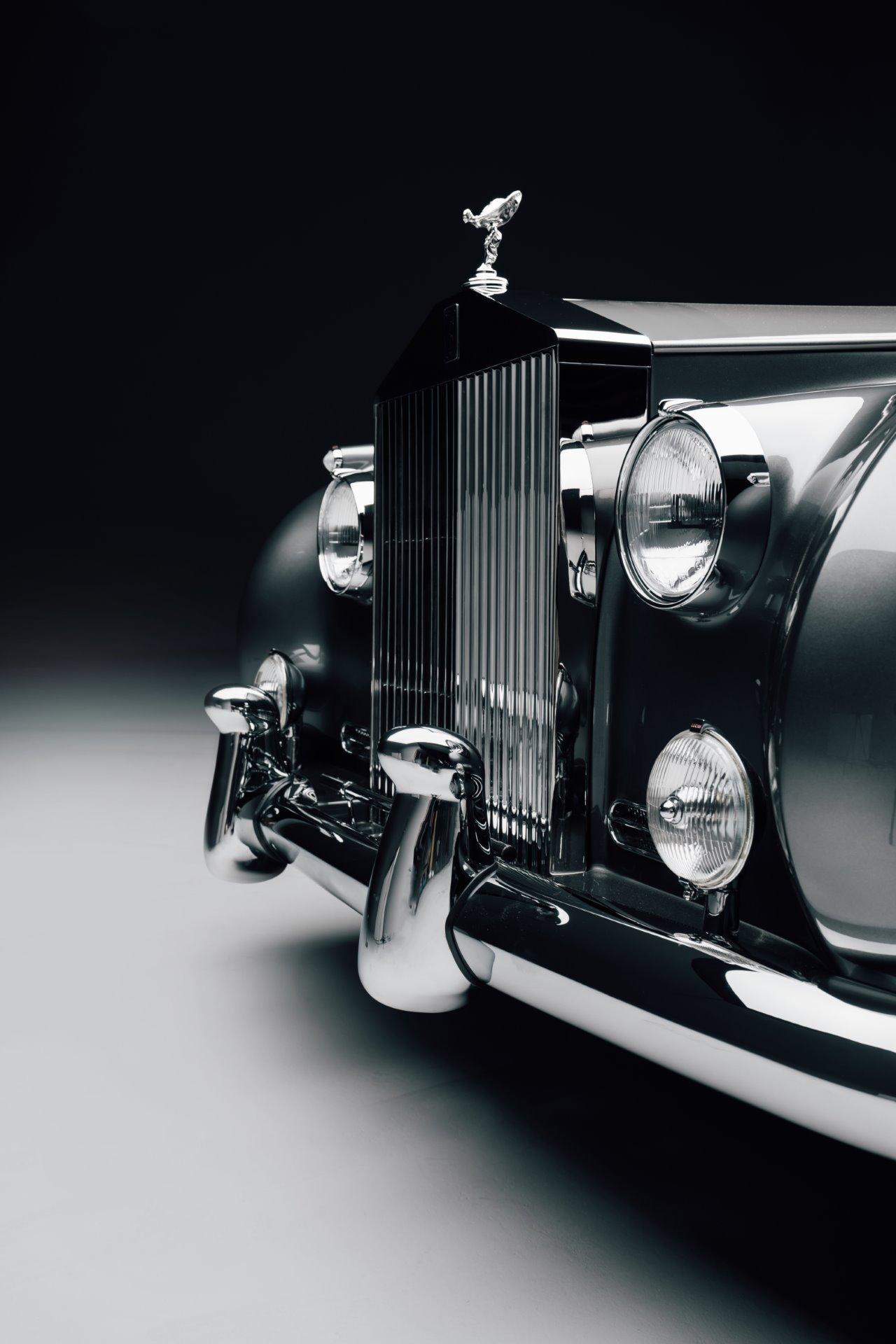 1280x1920 Lunaz Unveils World's First Electric Classic Rolls Royce Cars I Love