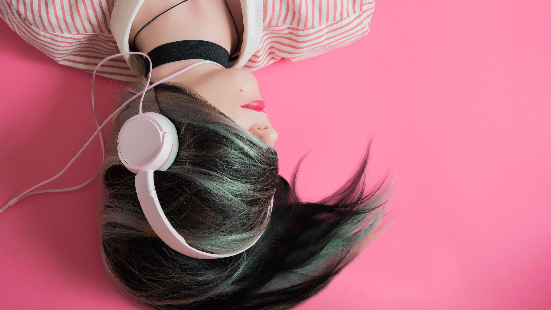 1920x1080 Download wallpaper 1920x1080 headphones, girl, music lover, pink, hair full hd, hdtv, fhd, 1080p HD background
