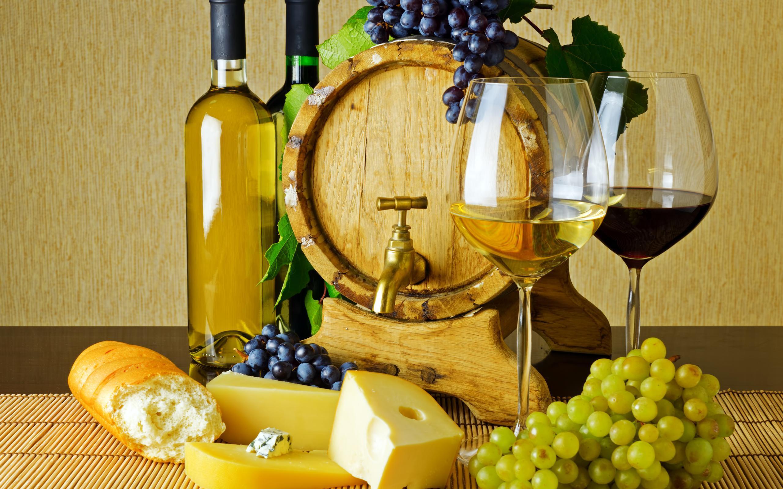 2560x1600 Wine And Cheese Wallpaper