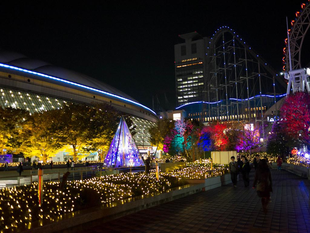1024x768 Tokyo Dome City Illumination. This photo appears in my arti