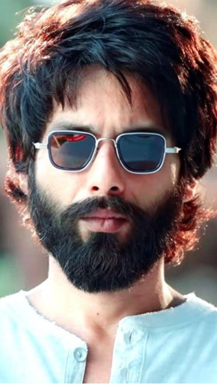 720x1280 Download Kabir singh Wallpaper by Ramramchouhan now. Browse millions of popular home. Photography poses for men, Actor photo, Actor picture
