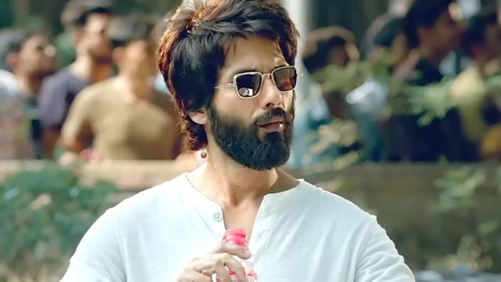 1600x900 Krushna Abhishek trolls Shahid Kapoor for putting ice 'in the wrong place' in Kabir Singh. Watch his reaction