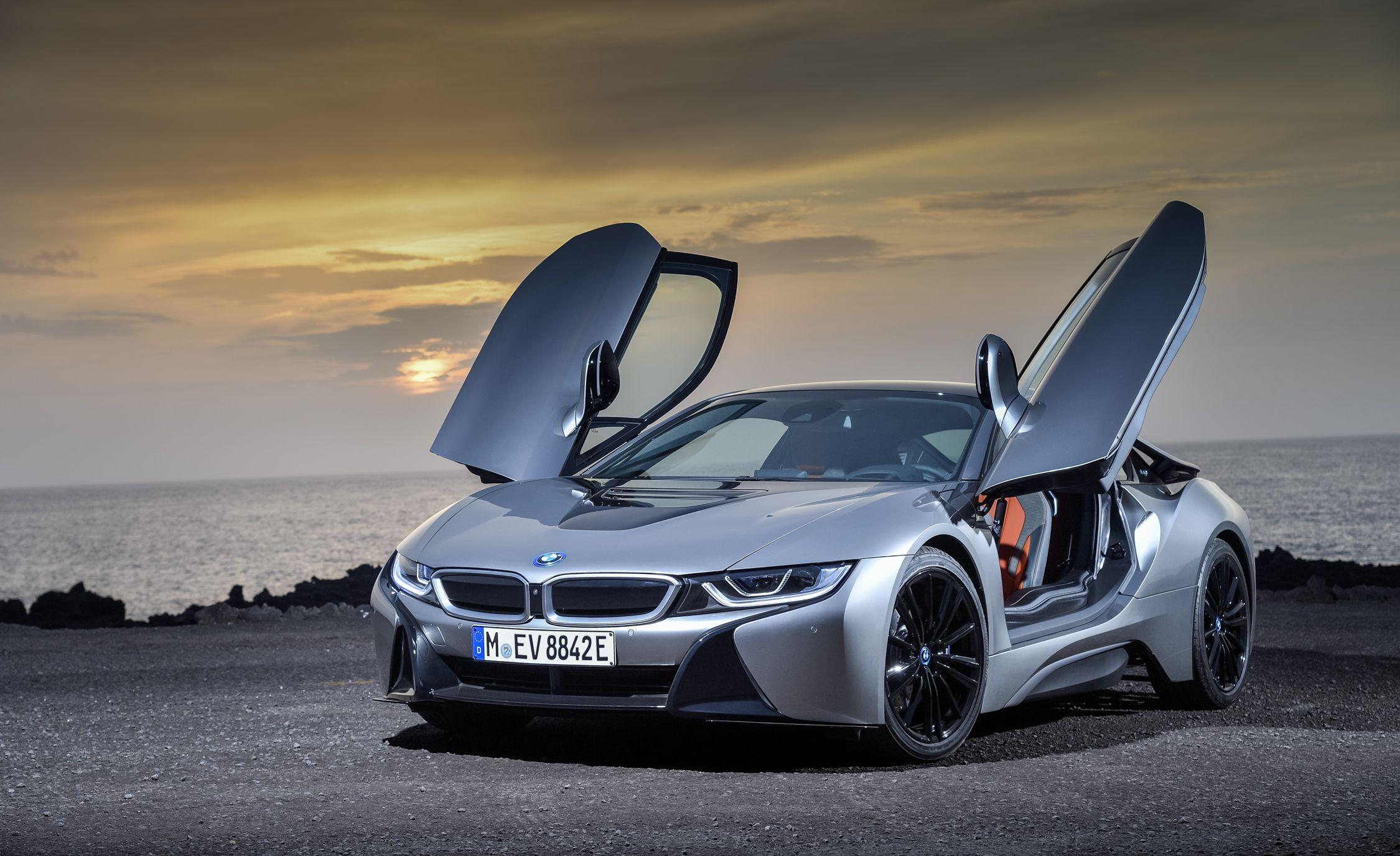 2250x1375 BMW i8 Review, Pricing, and Specs