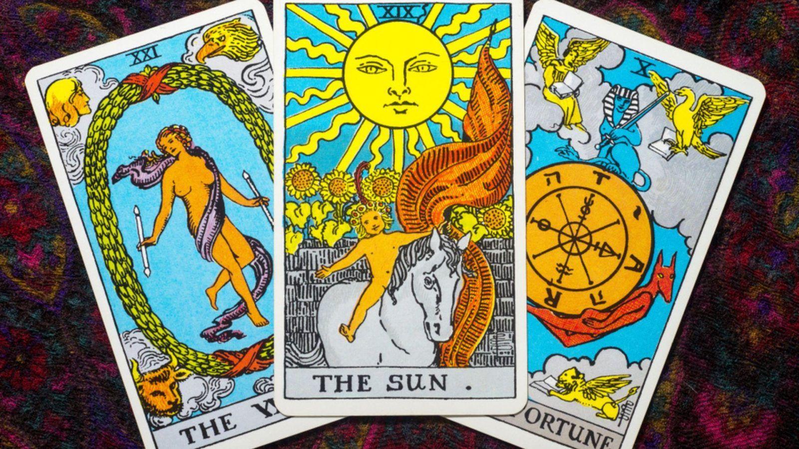 1600x900 Tarot Card Reading: What is it and how can you do it?