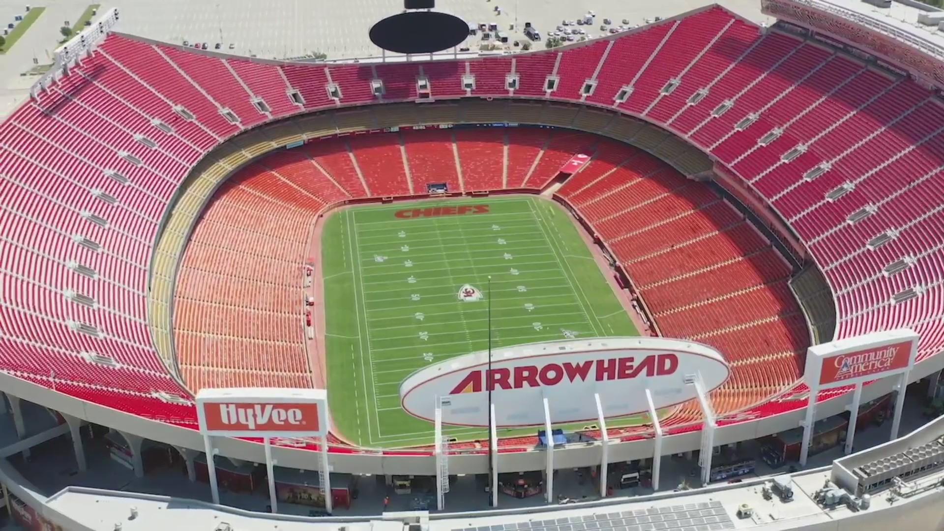 1920x1080 GEHA 5K at Arrowhead allows fans to run onto the field
