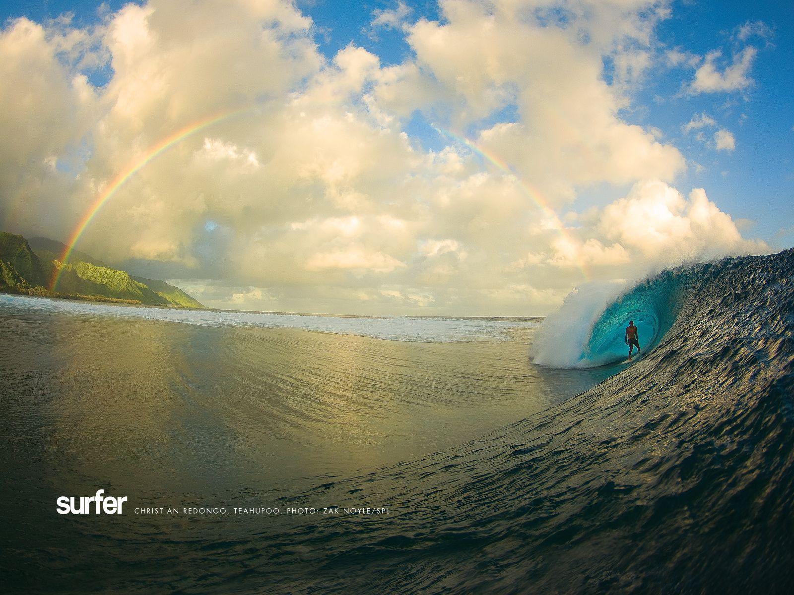 1600x1200 Teahupo'o Surf Wallpaper