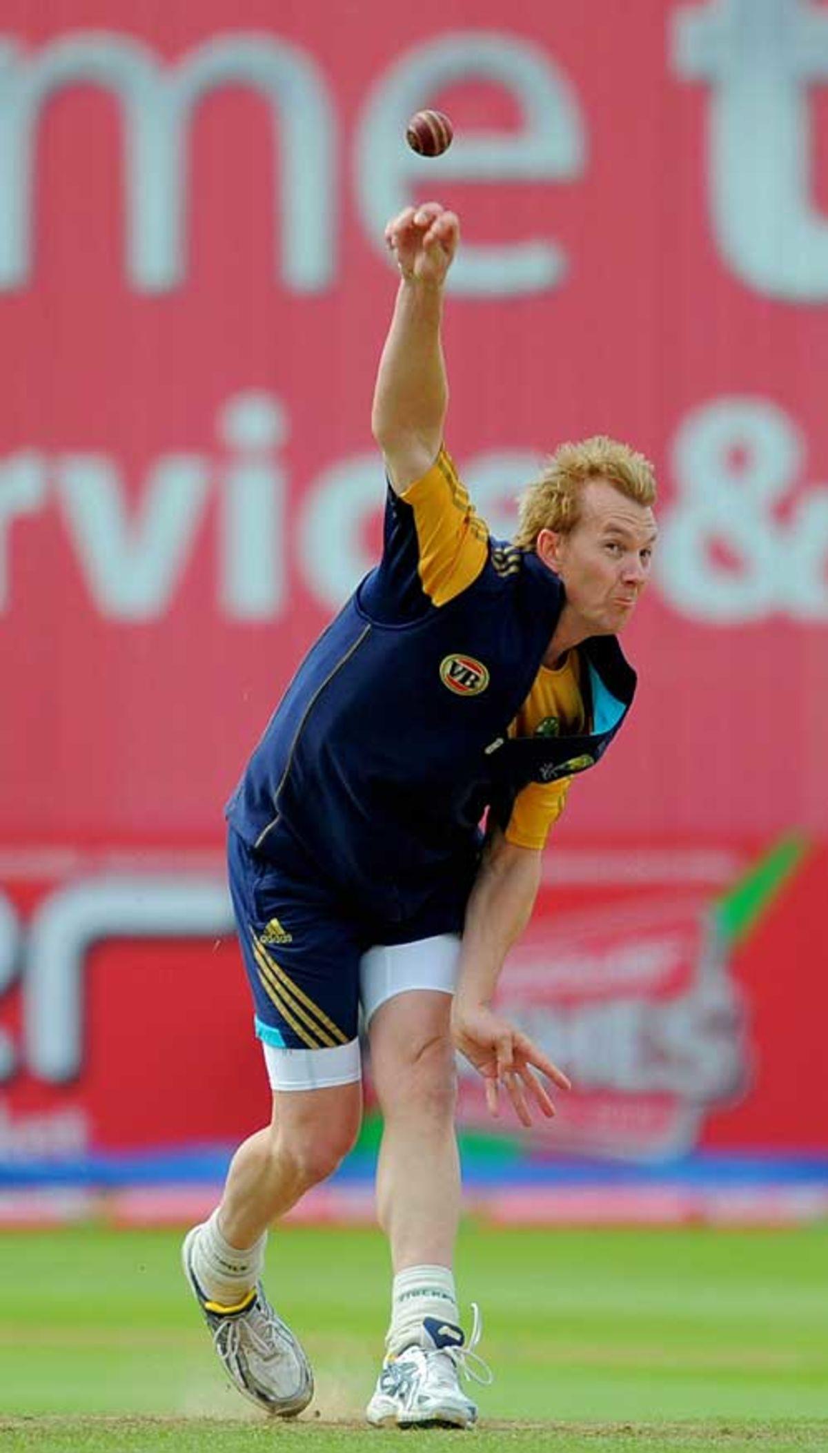 1200x2105 Brett Lee bowls under the watchful eye of selector Jamie Cox