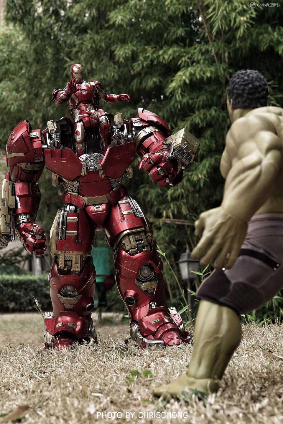 960x1440 Hulkbuster VS Hulk
