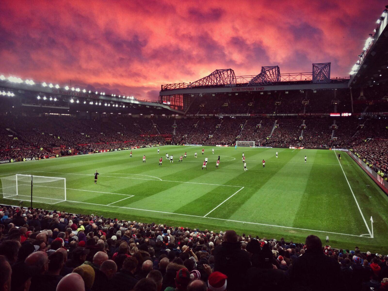 1600x1200 Manchester United Fans Wallpaper