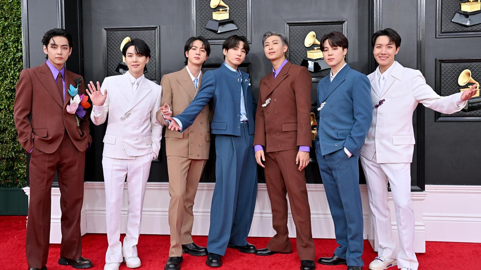 1600x900 BTS Launch 'Immersive Fan Experience' to Celebrate 10th Anniversary