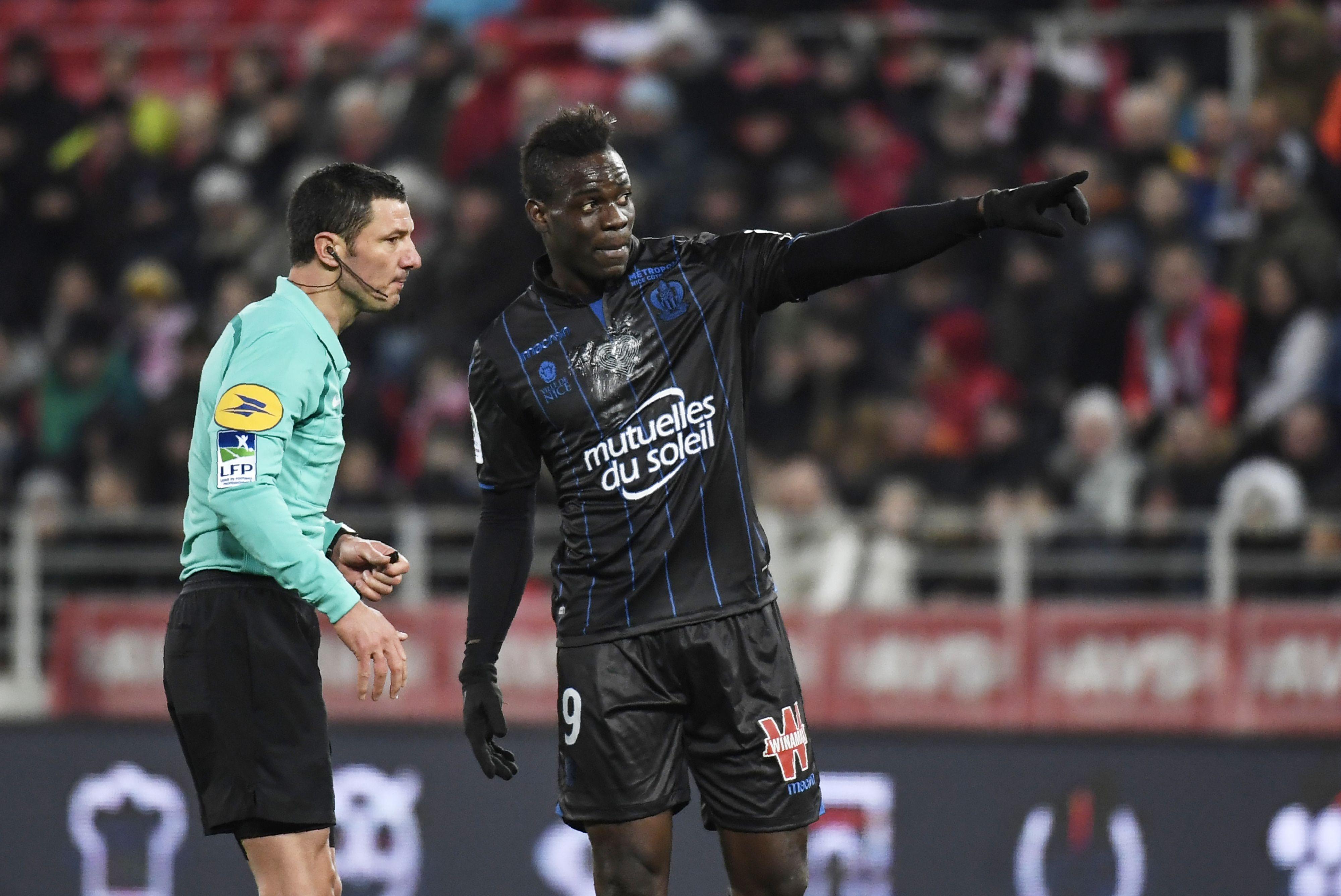 4000x2674 Mario Balotelli booked after complaining to referee about racist abuse during Nice's defeat to Dijon