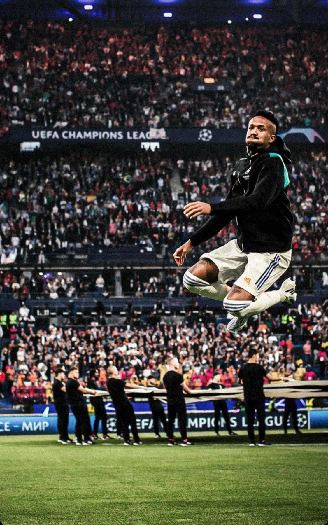1125x1800 Madrid Xtra Militao