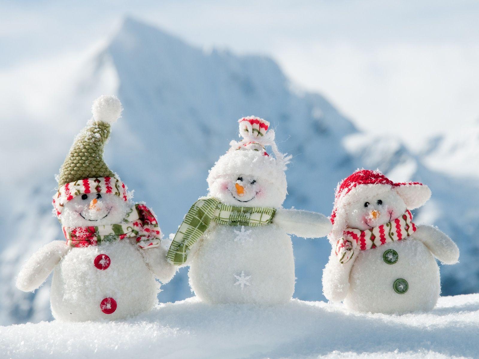 1600x1200 Retro Ornaments And Snow Christmas Desktop Background