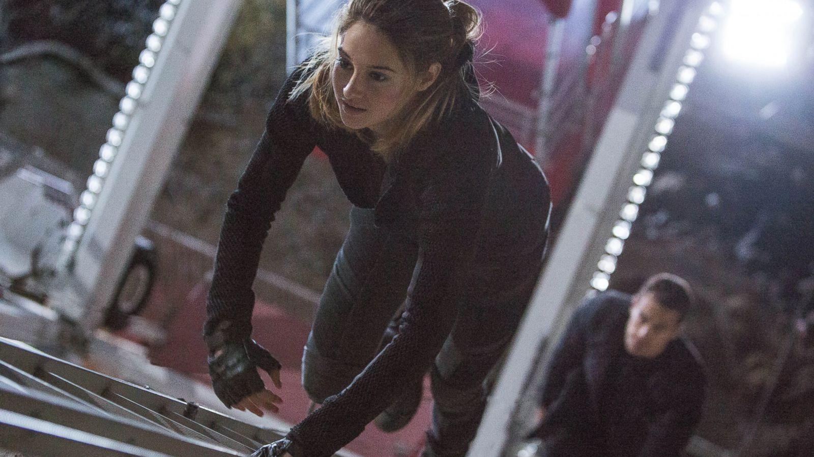 1600x900 Movie Review: 'Divergent' Has a 'Talented Cast' But That's About It