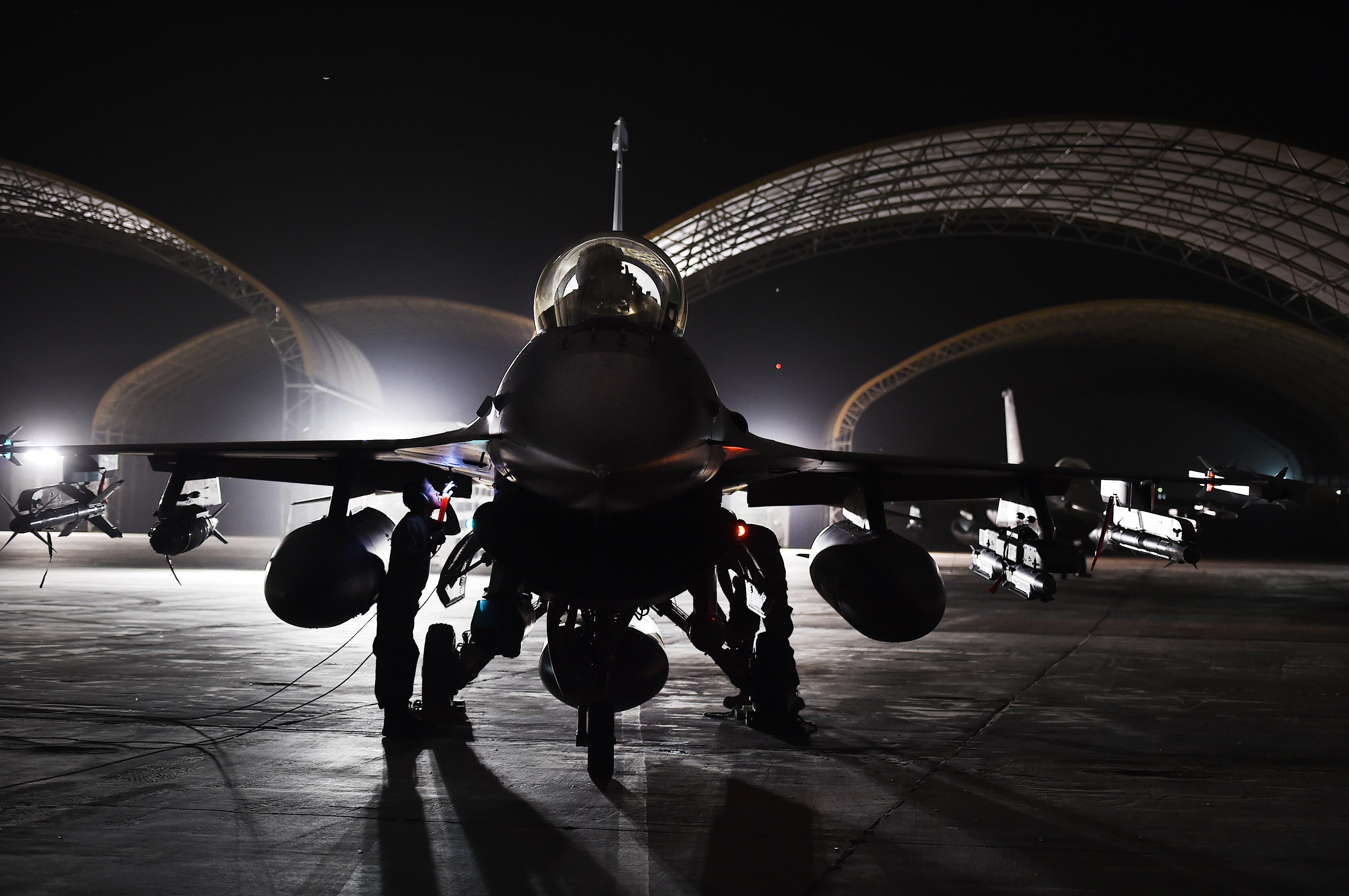 3696x2456 Pilot Reaches 2K Hours In F 16 > U.S. Air Forces Central > News