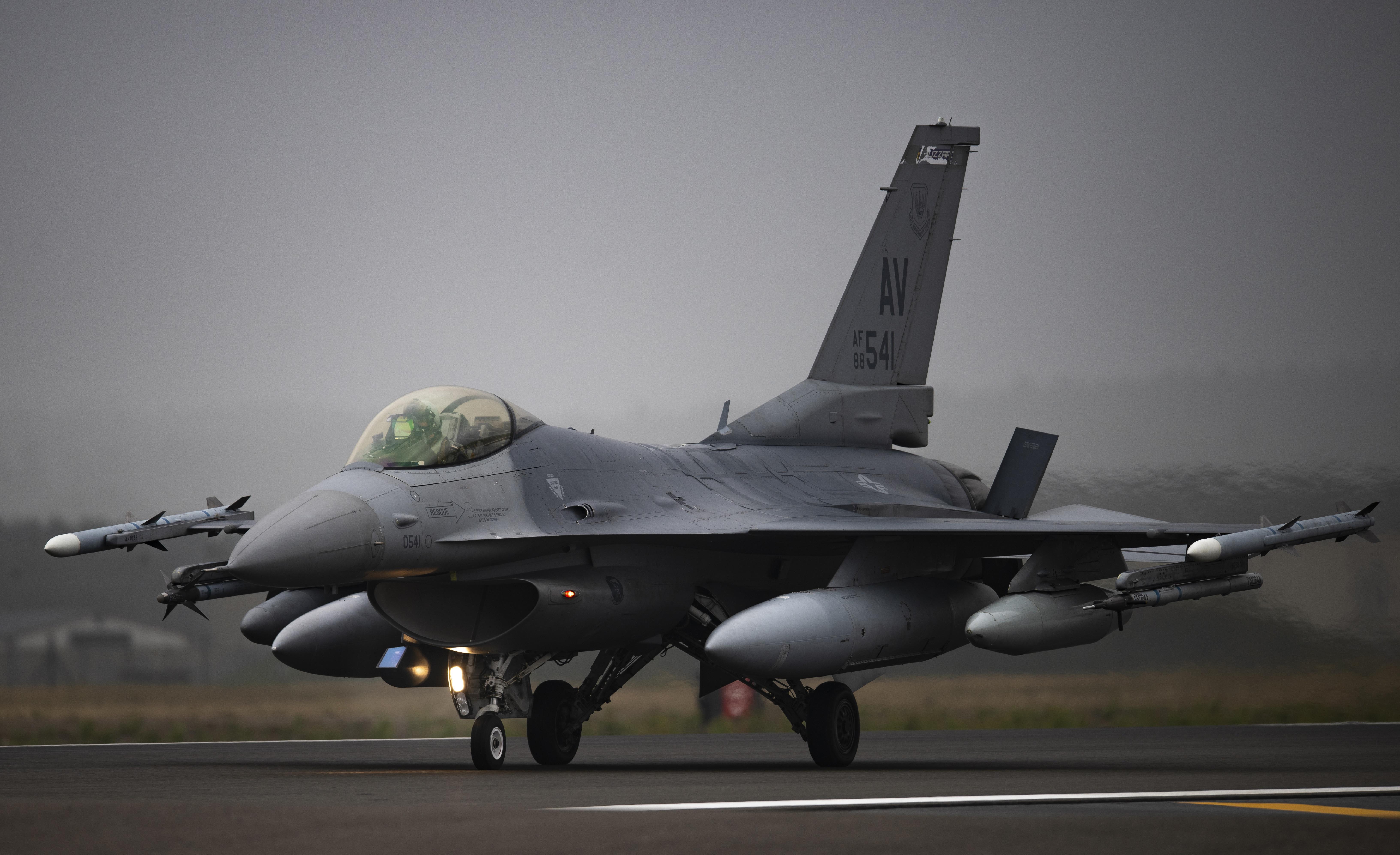 6528x3986 General Dynamics F 16 Fighting Falcon 4k Ultra HD Wallpaper