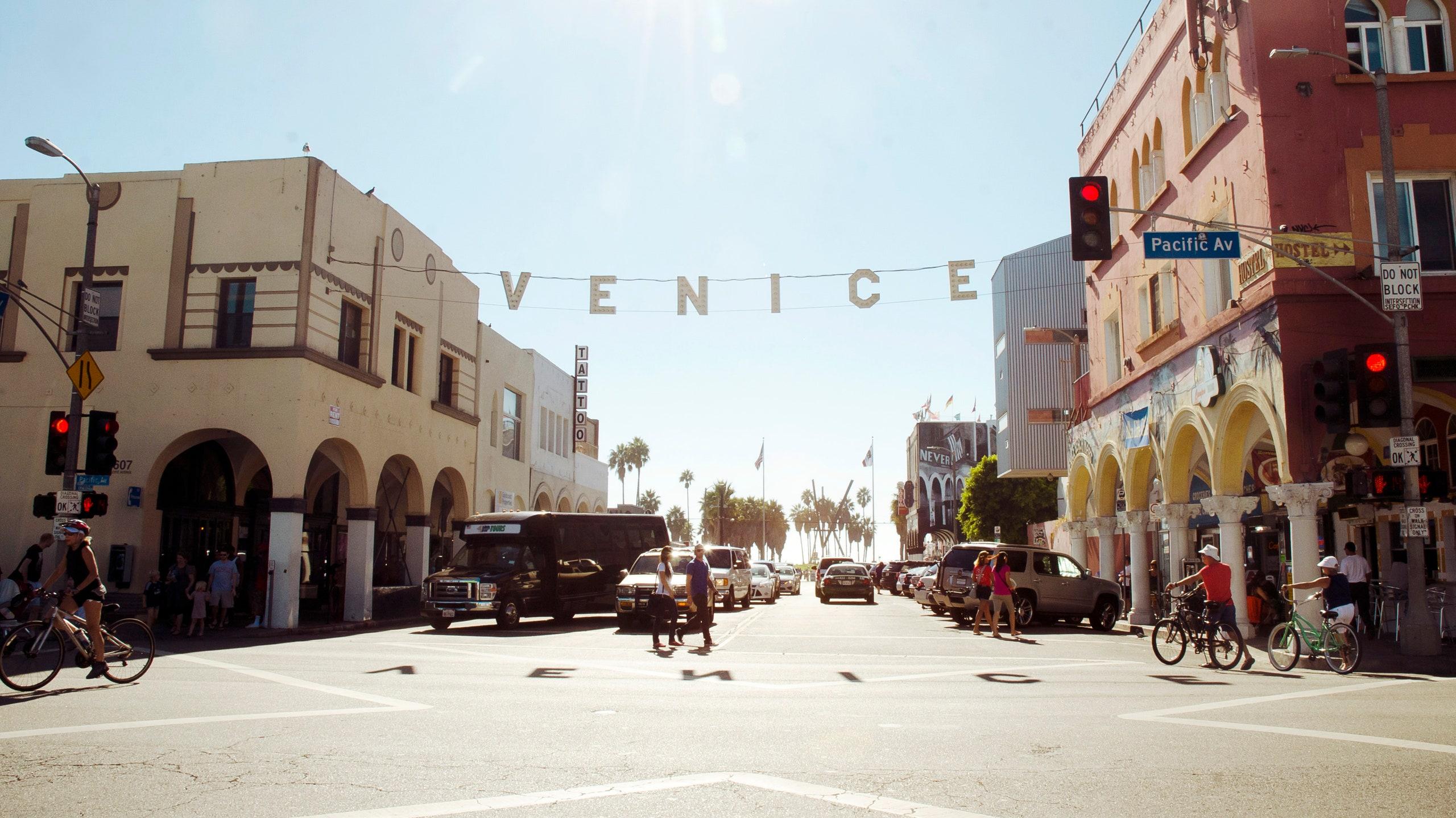 2560x1440 Los Angeles May Lose a Popular Landmark in Venice Beach