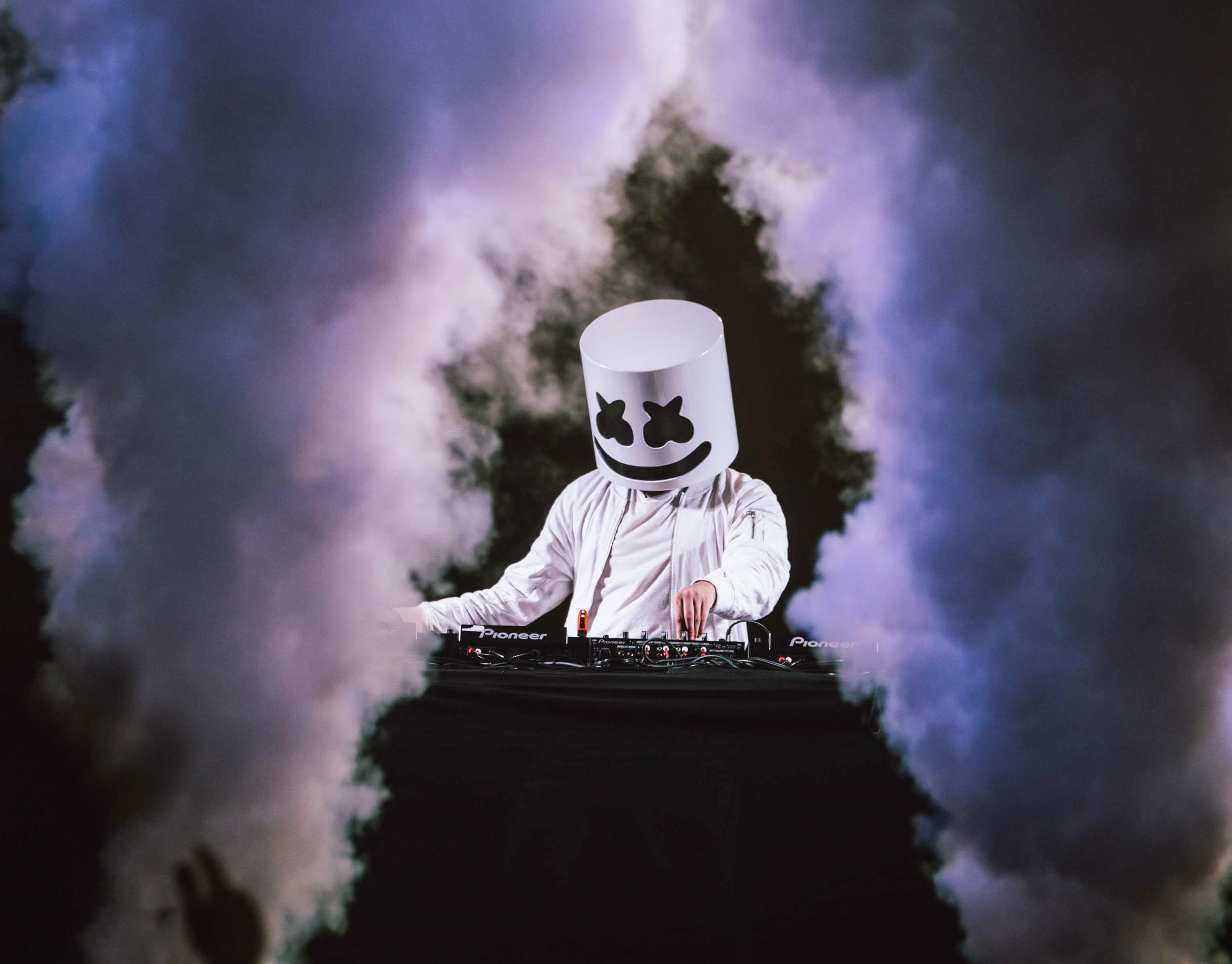 2500x1955 Wallpaper Marshmello, Music, Dj, Smoke