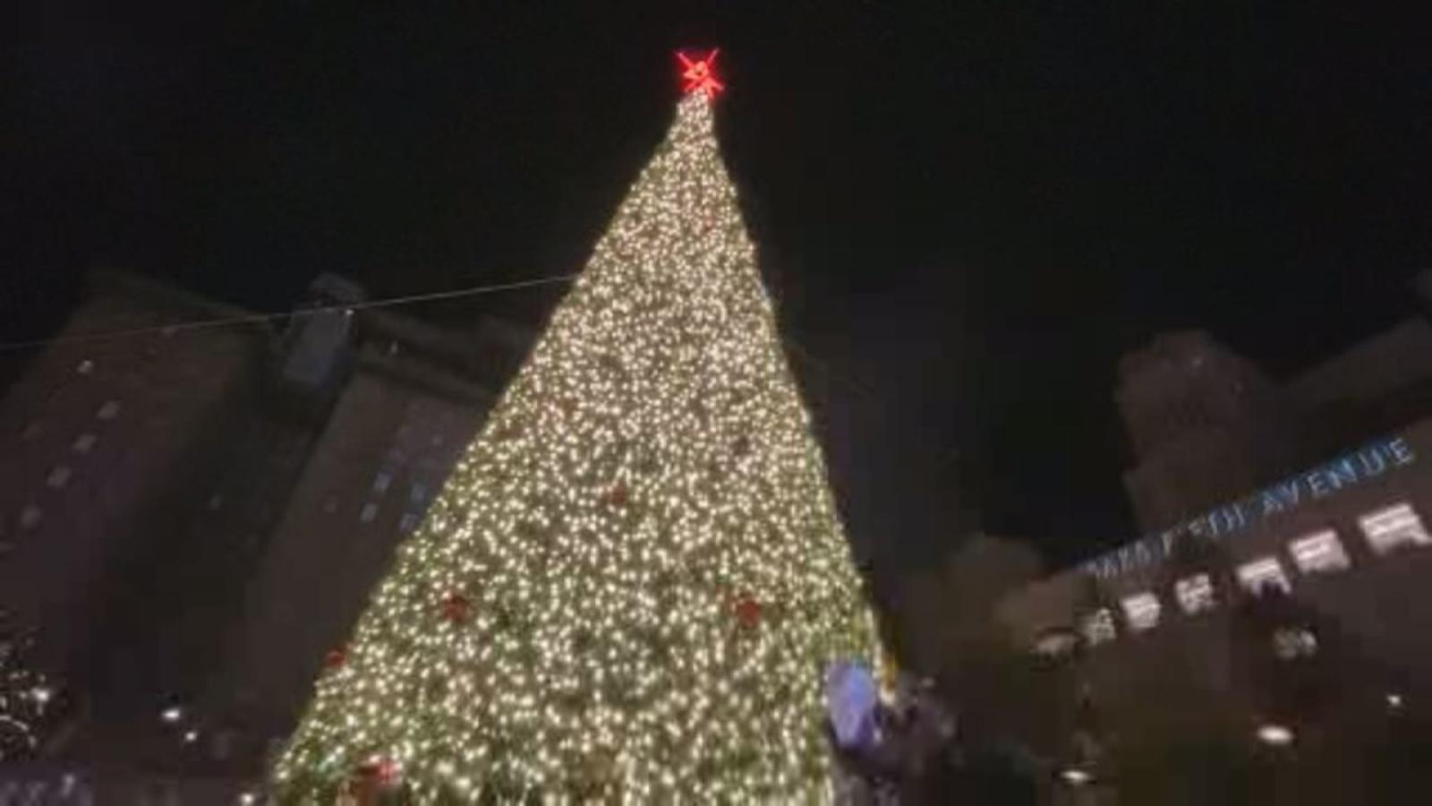 1600x900 Macy's lights Christmas tree in San Francisco's Union Square during private holiday ceremony San Francisco