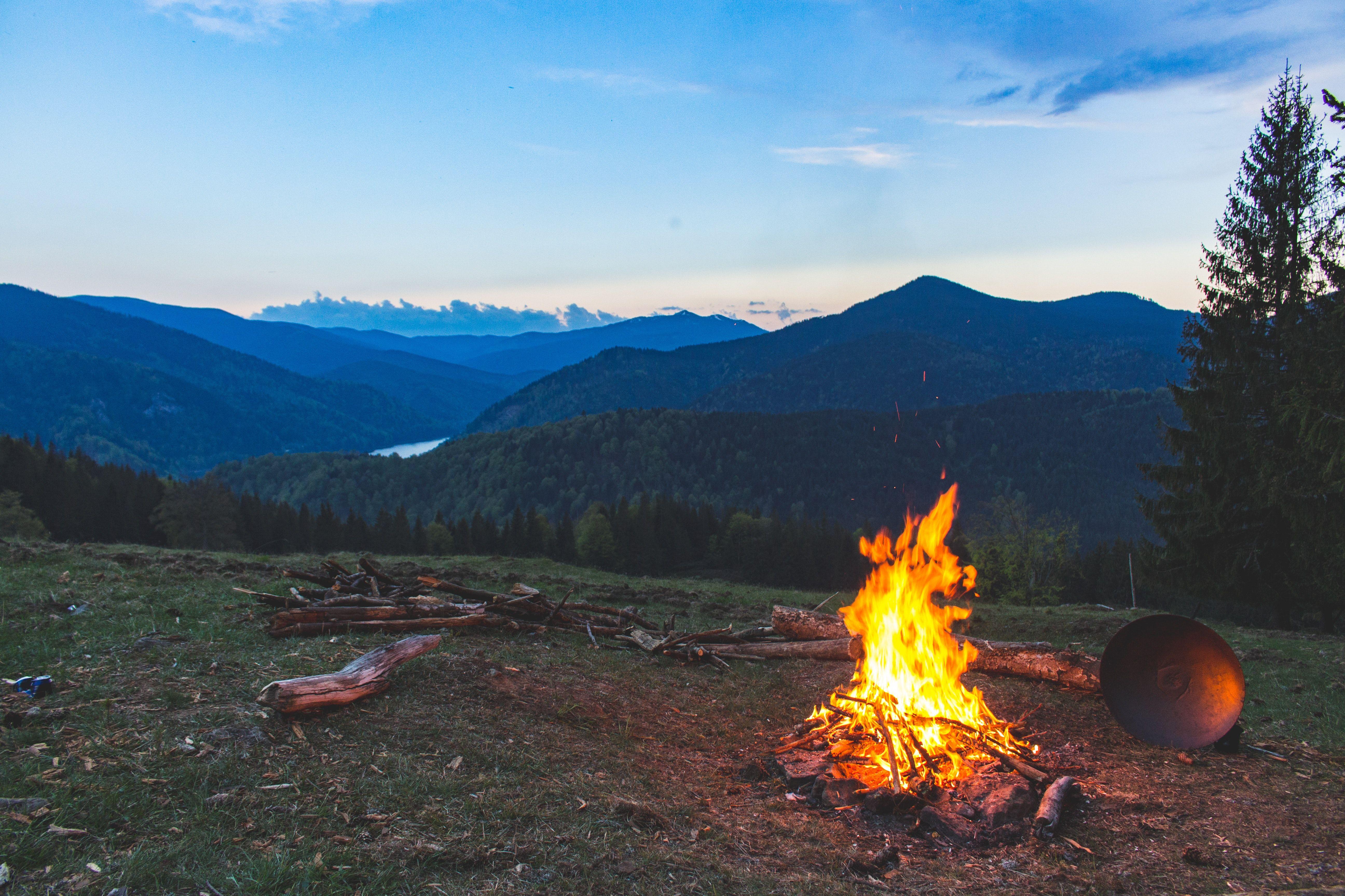 5184x3456 Engaging Camping Photo