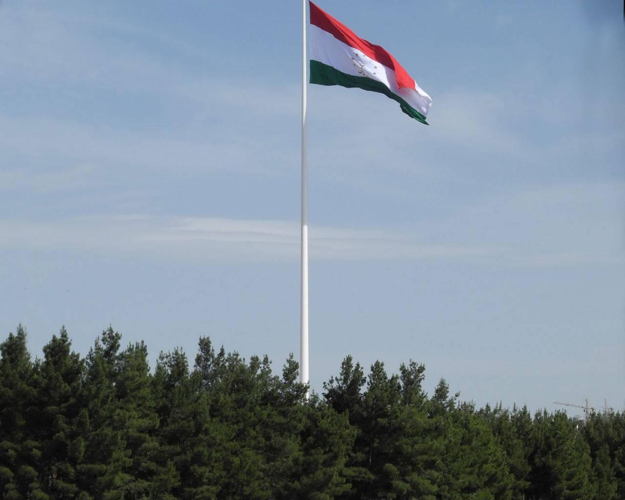 1280x1024 Download Tajikistan Waving Flag Wallpaper