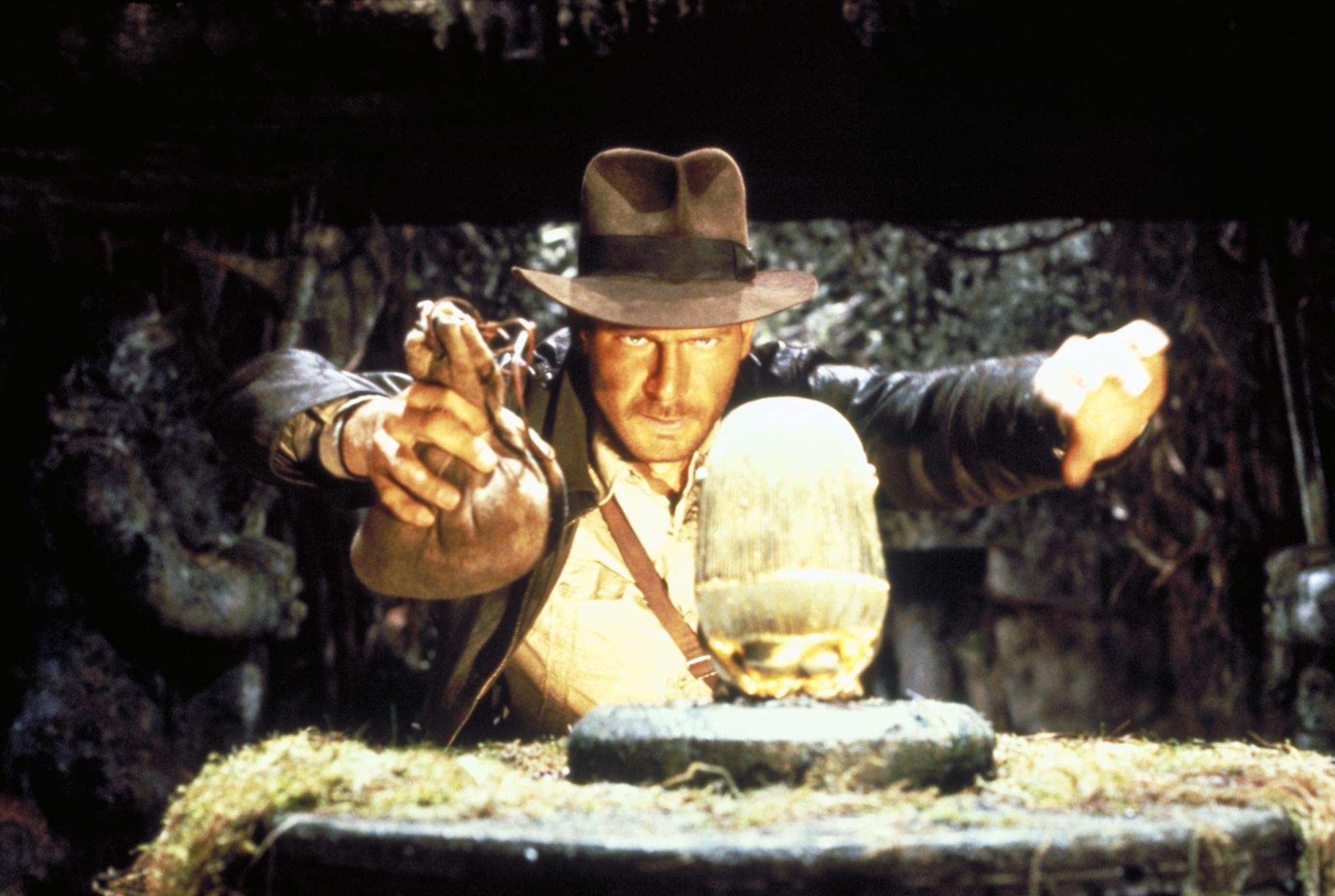 2048x1375 Raiders of the Lost Ark (1981)