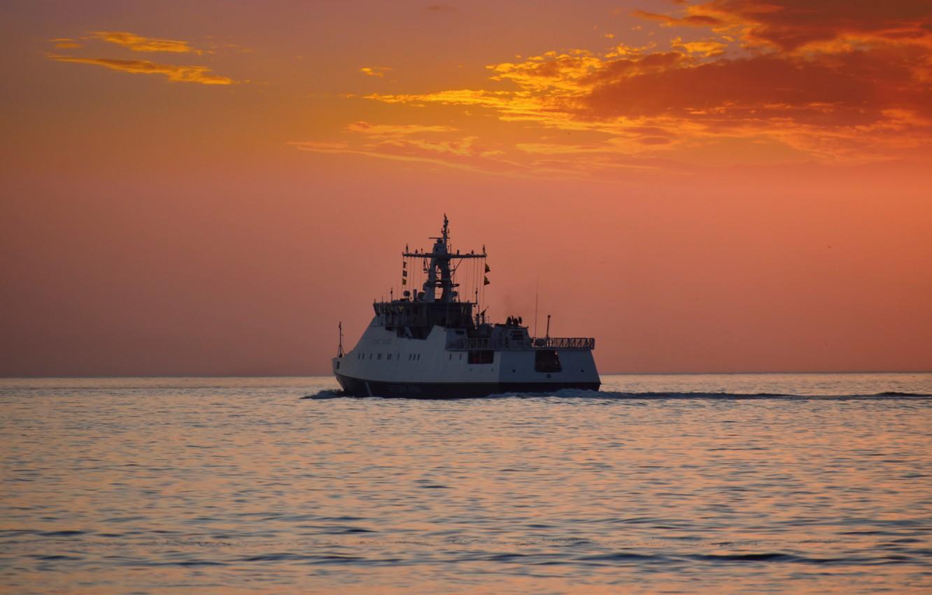 1332x850 Wallpaper the evening, Emerald, Coast Guard ship image for desktop, section оружие