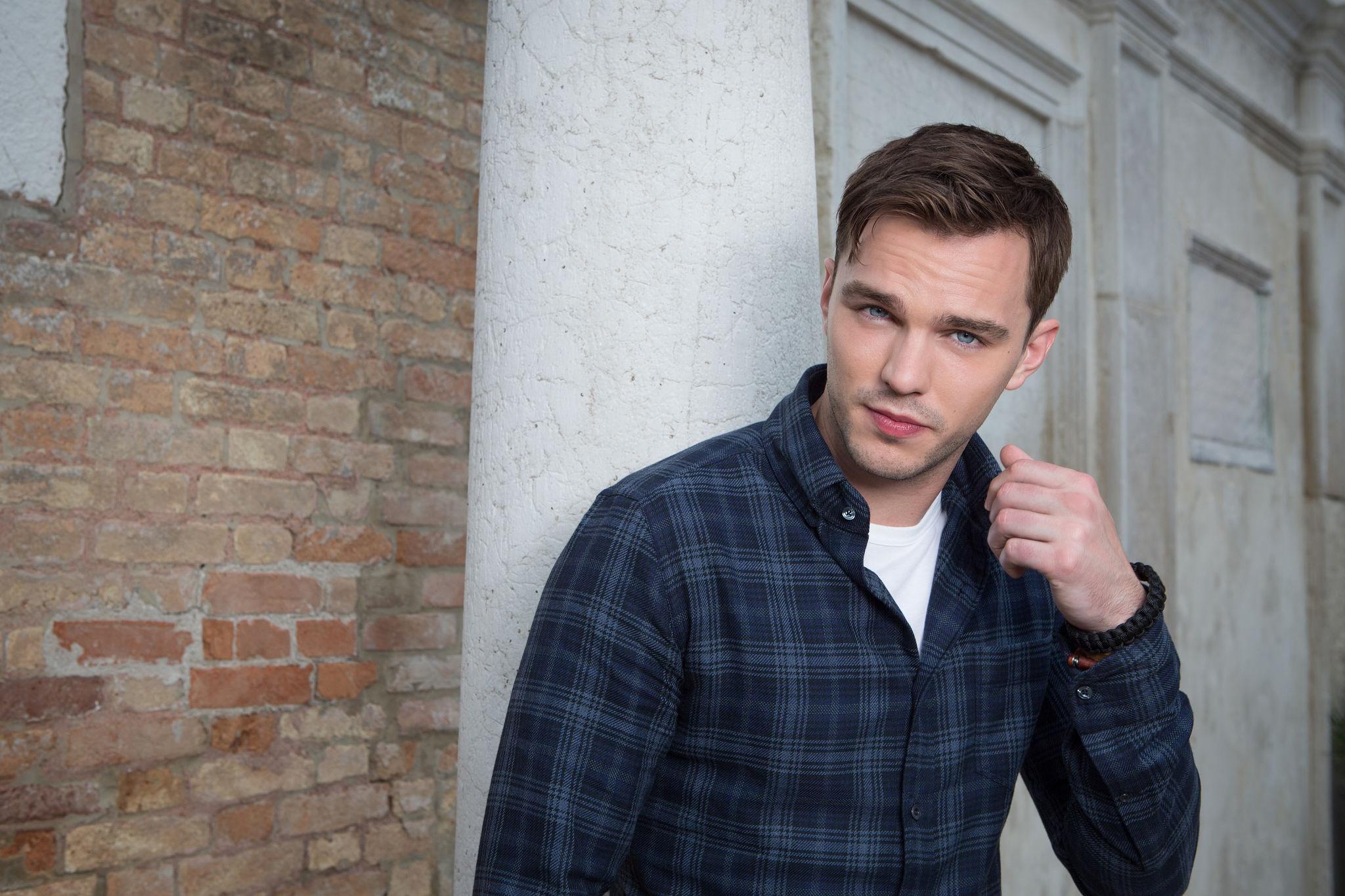 2048x1365 2048x1365 Nicholas Hoult Gallery HD Wallpaper