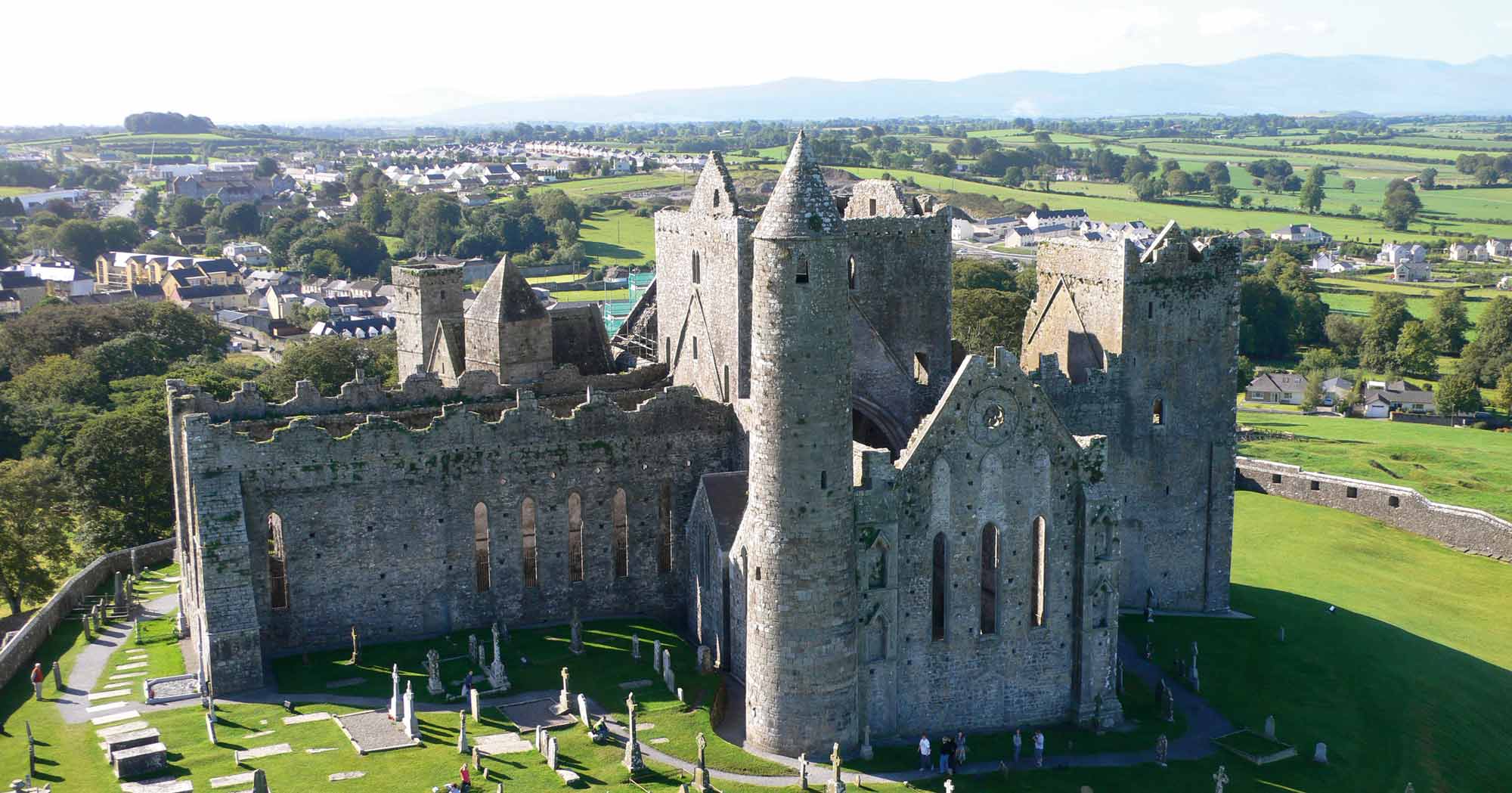2000x1049 Rock of Cashel