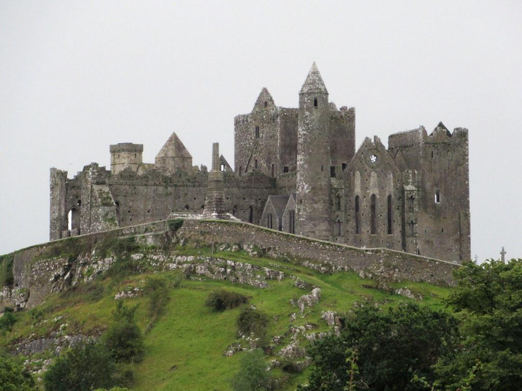 1024x768 Rock of Cashel. The Rock of Cashel in County Tipperary, Ire