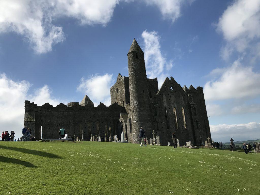 1024x768 The Rock of Cashel. Patrick's Rock to Ireland and Scotland Thin Places