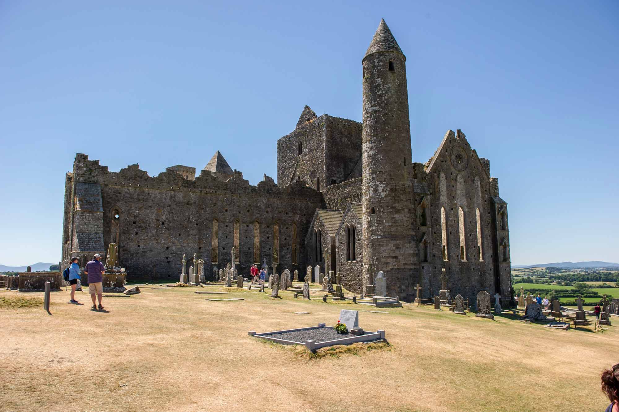 2000x1331 Rock of Cashel