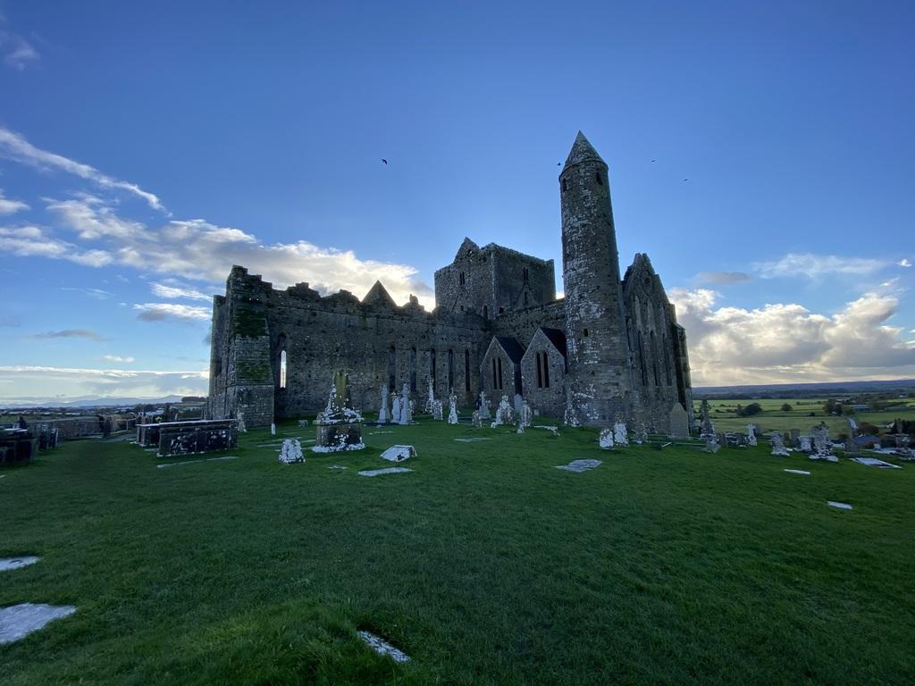 1024x768 Cashel (Rock Of Cashel) Graveyard