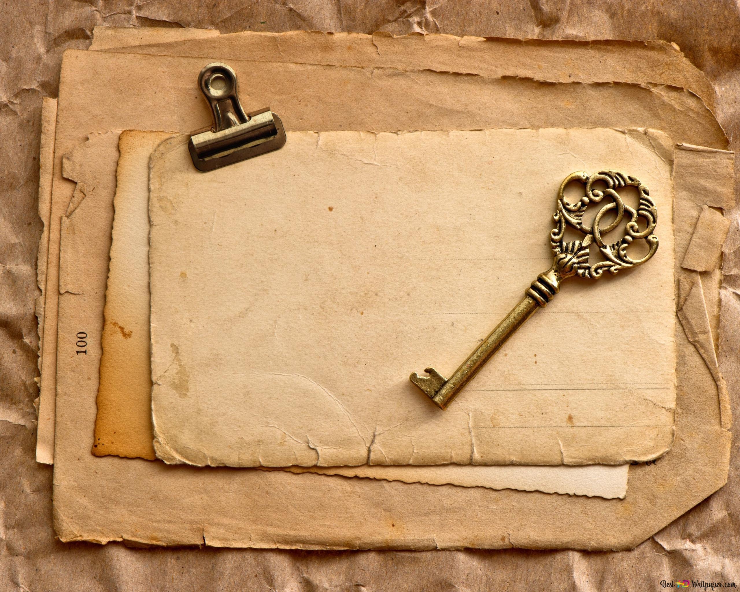 2560x2048 Old key on vintage letter paper and envelopes 4K wallpaper download