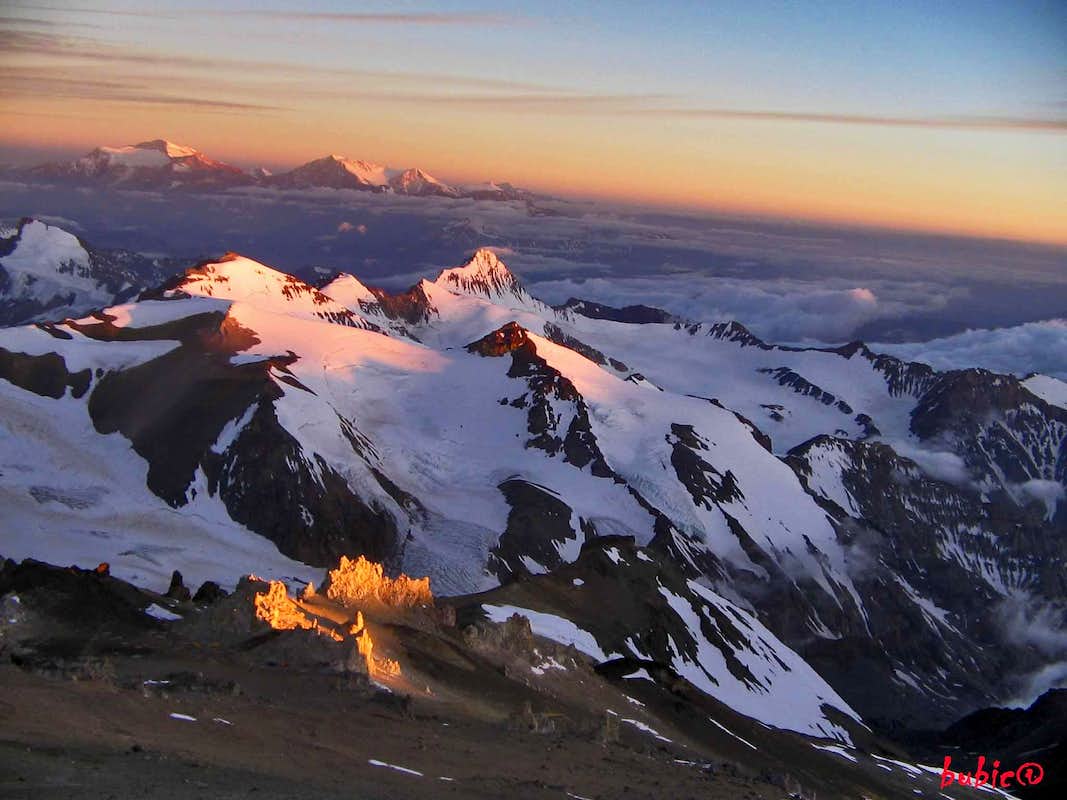 1067x800 Aconcagua : Photo, Diagrams & Topos