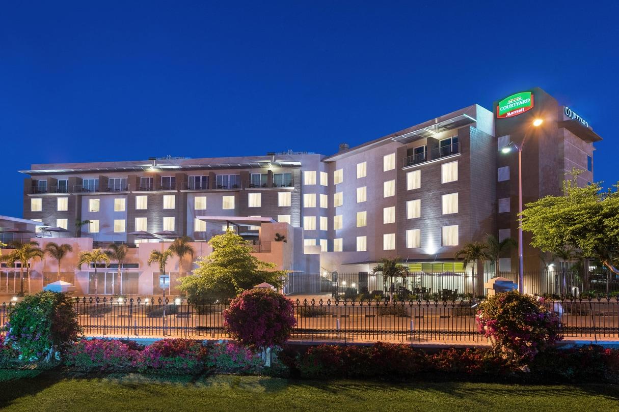 1215x810 Kingston, Jamaica Hotel Rooms and Pool. Courtyard Kingston, Jamaica