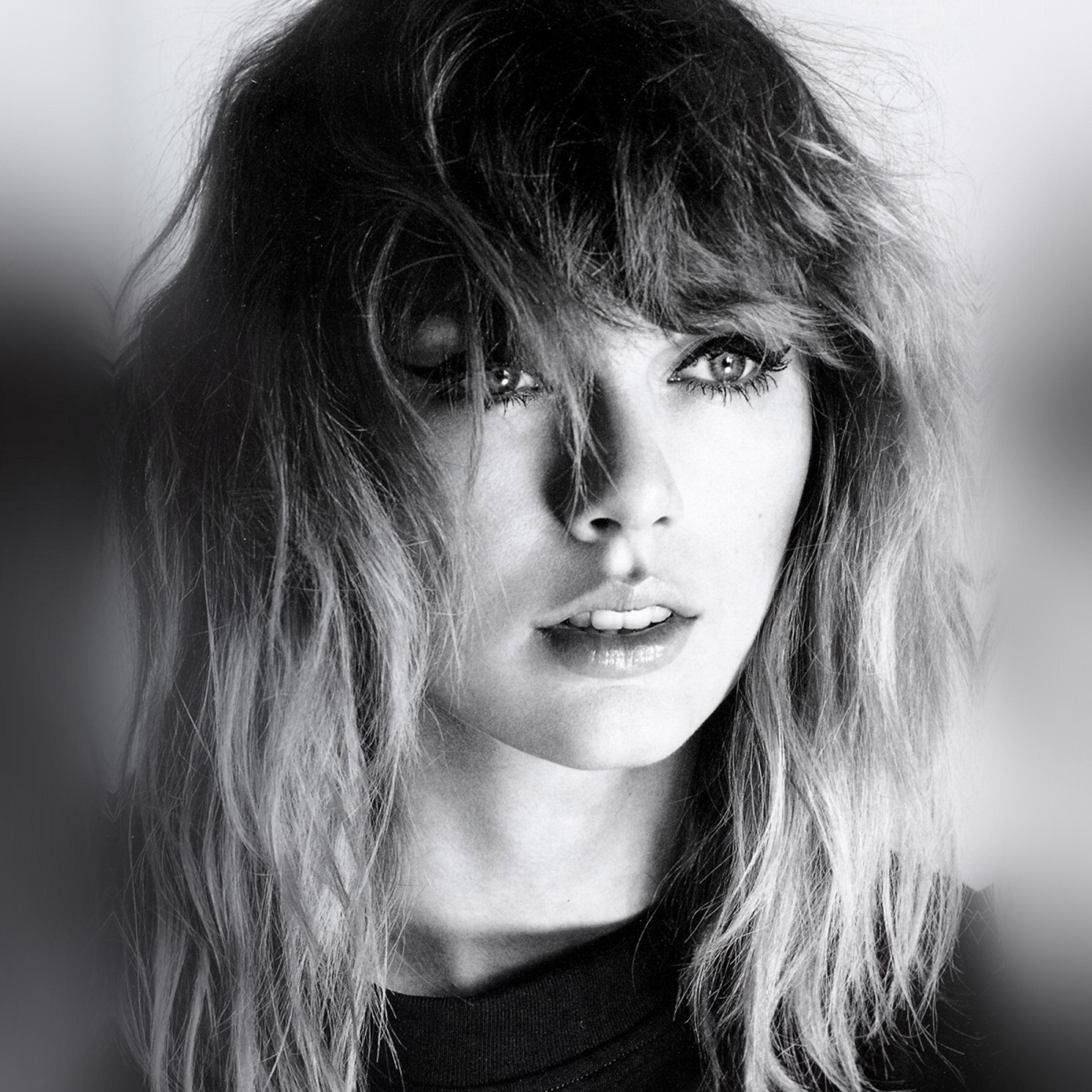 2732x2732 Taylor Swift Girl Bw Dark Music Face Wallpaper