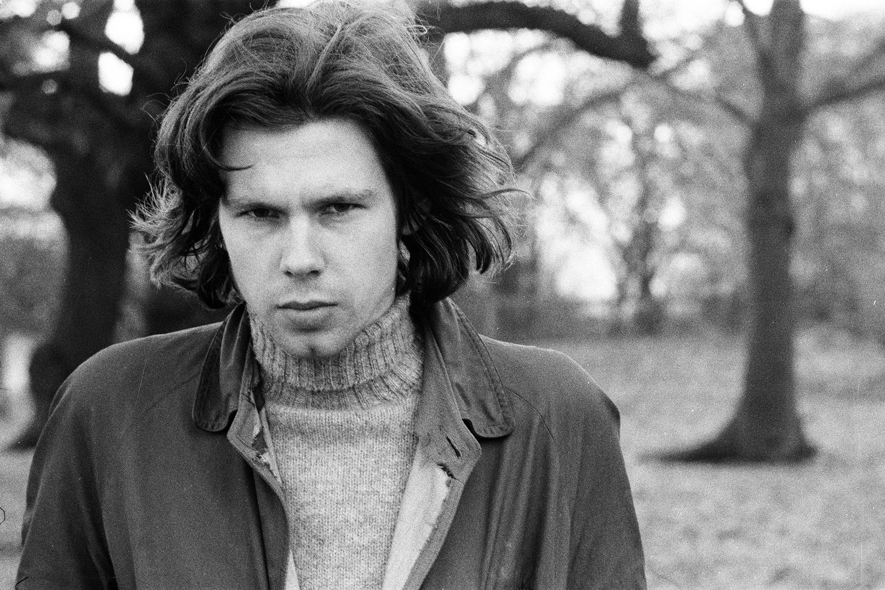 1800x1200 Pink Moon' Anniversary: Nick Drake 12 Second Video