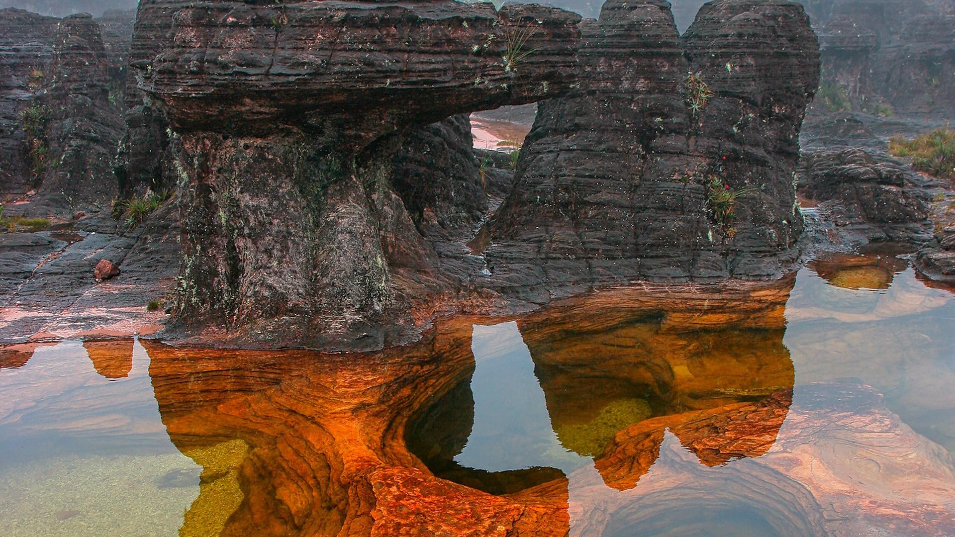 1920x1080 Natural pool on top of Mount Roraima, Venezuela. Windows 10 Spotlight Image