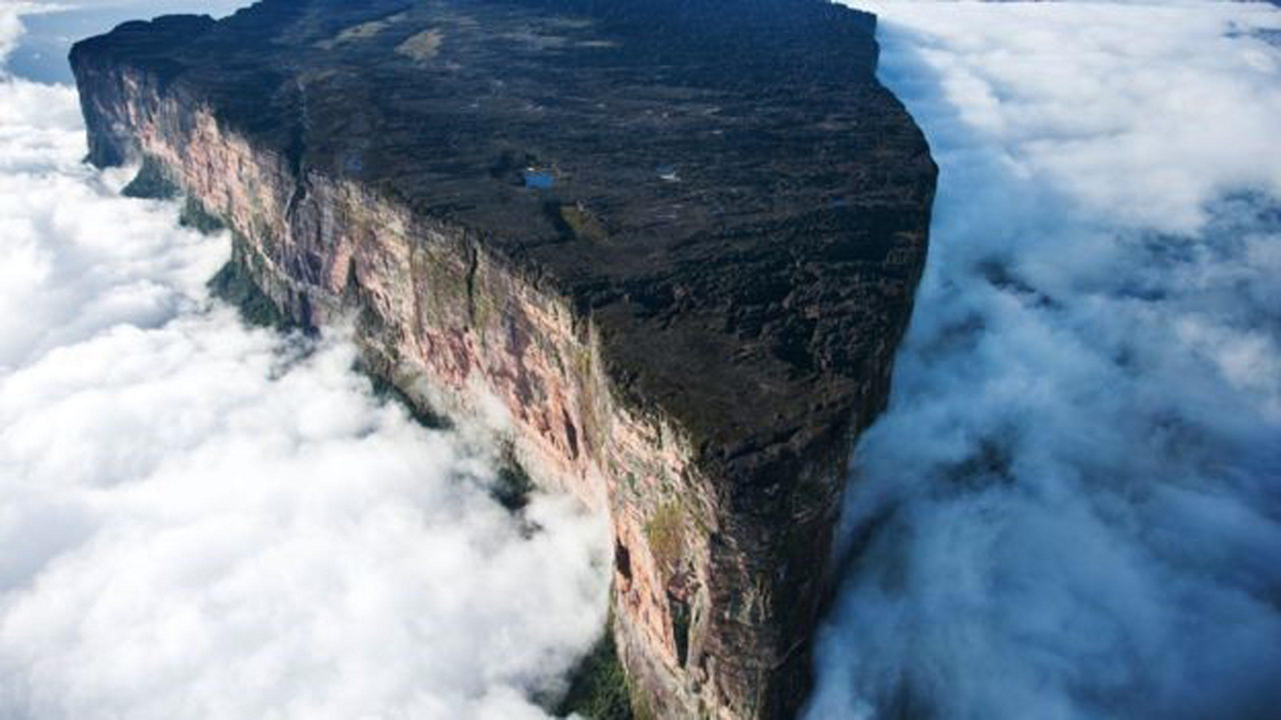 На самом краю света. Гора Рорайма, Южная Америка. Венесуэла плато Рорайма. Гайана гора Рорайма Южная Америка. Плато Рорайма, Бразилия, Венесуэла, Гайана.