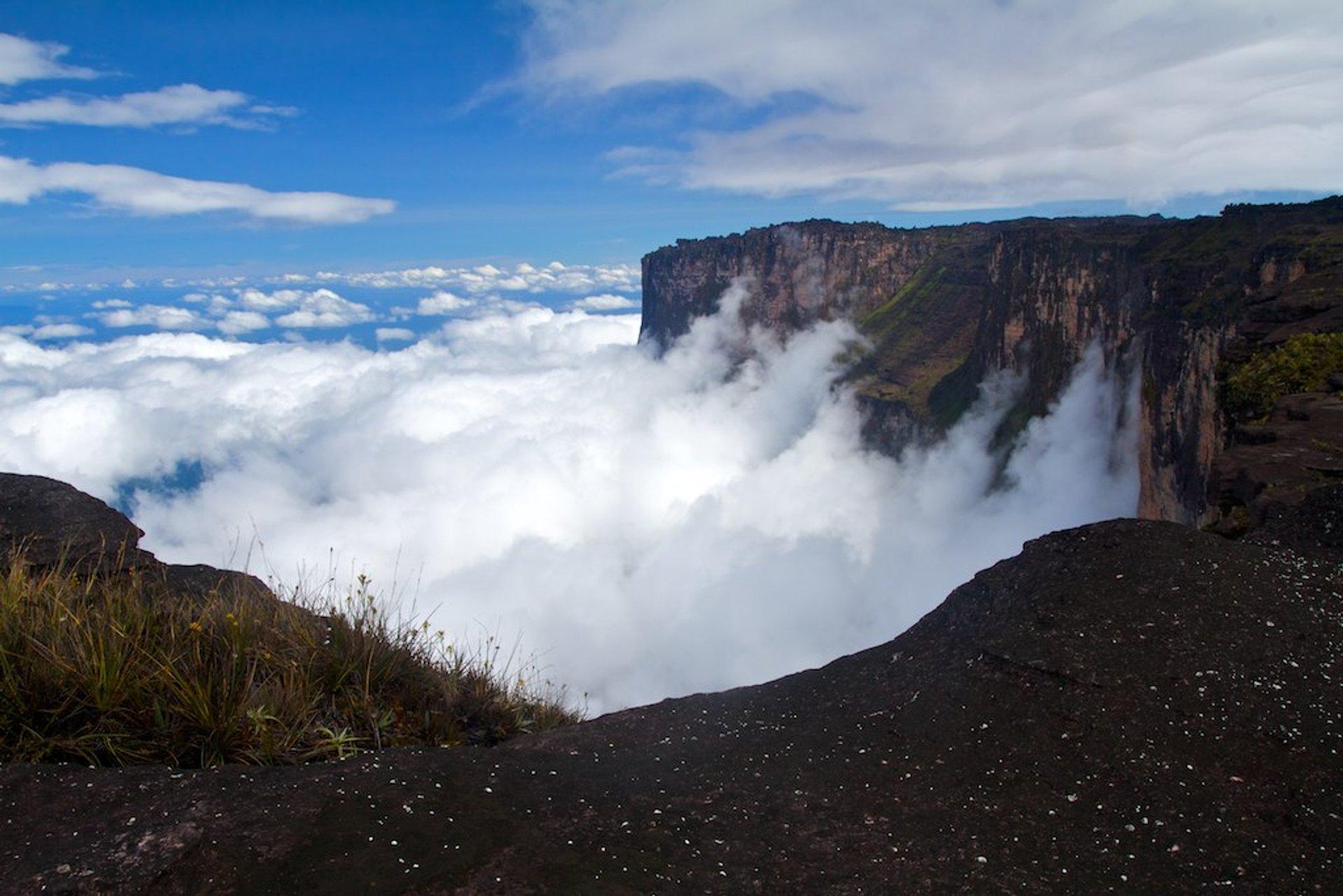 1920x1281 Best time for Hiking Mount Roraima in Venezuela 2023