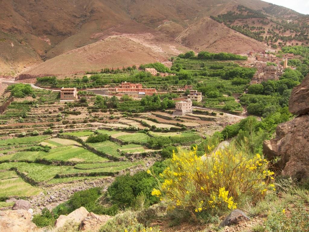 1024x768 Armed (Highest Village in North Africa), near Mt. Toubkal