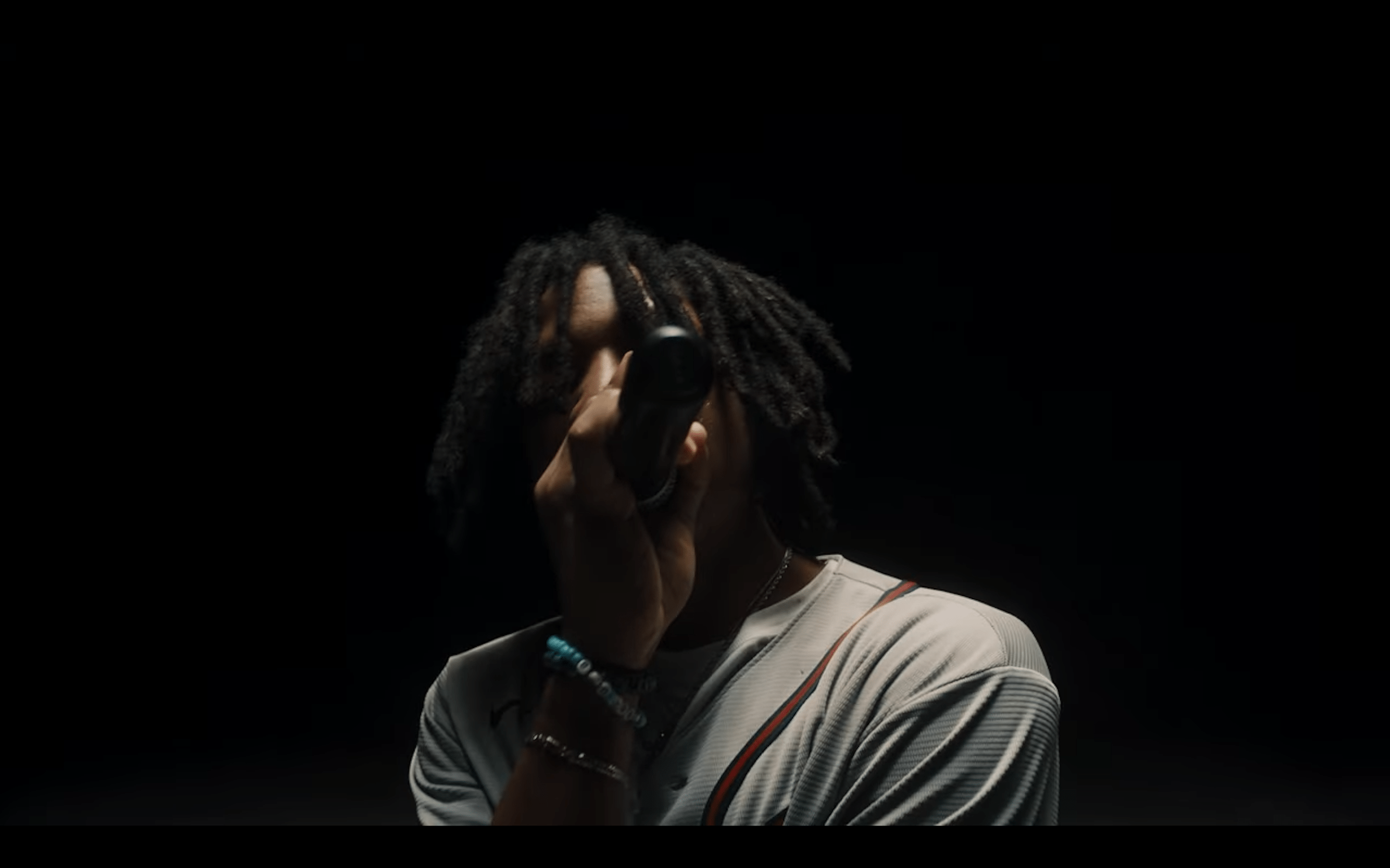 2579x1611 Kenny Mason Debuts 'Strays 02' Live Performance Video