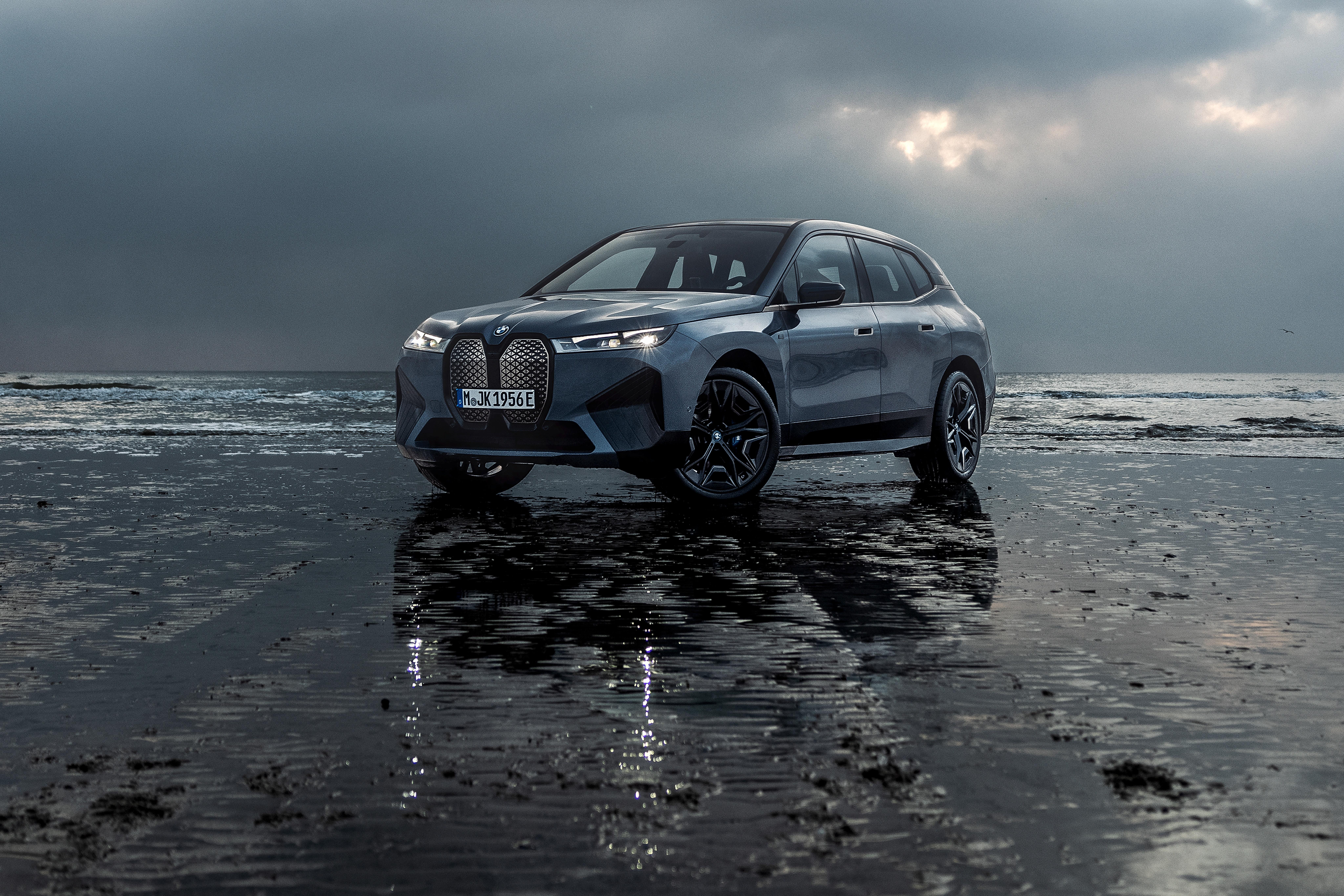 8192x5464 BMW IX M60 8k Ultra HD, SUV, Electric Car Gallery HD Wallpaper